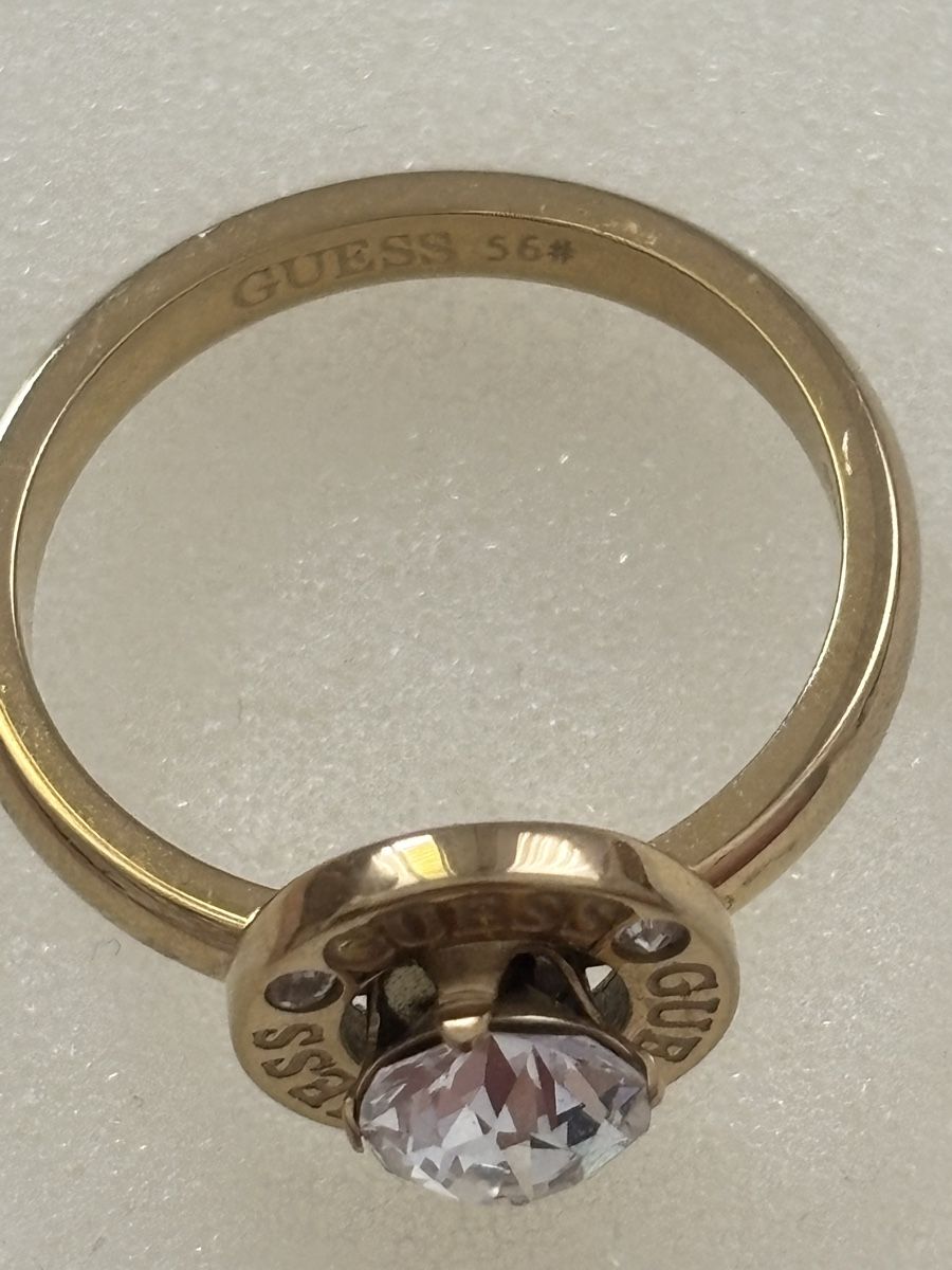Guess Anelli: Ring GUESS Vergoldet mit Stein Grösse 56 – Usato da Tann venduto da Dina.q