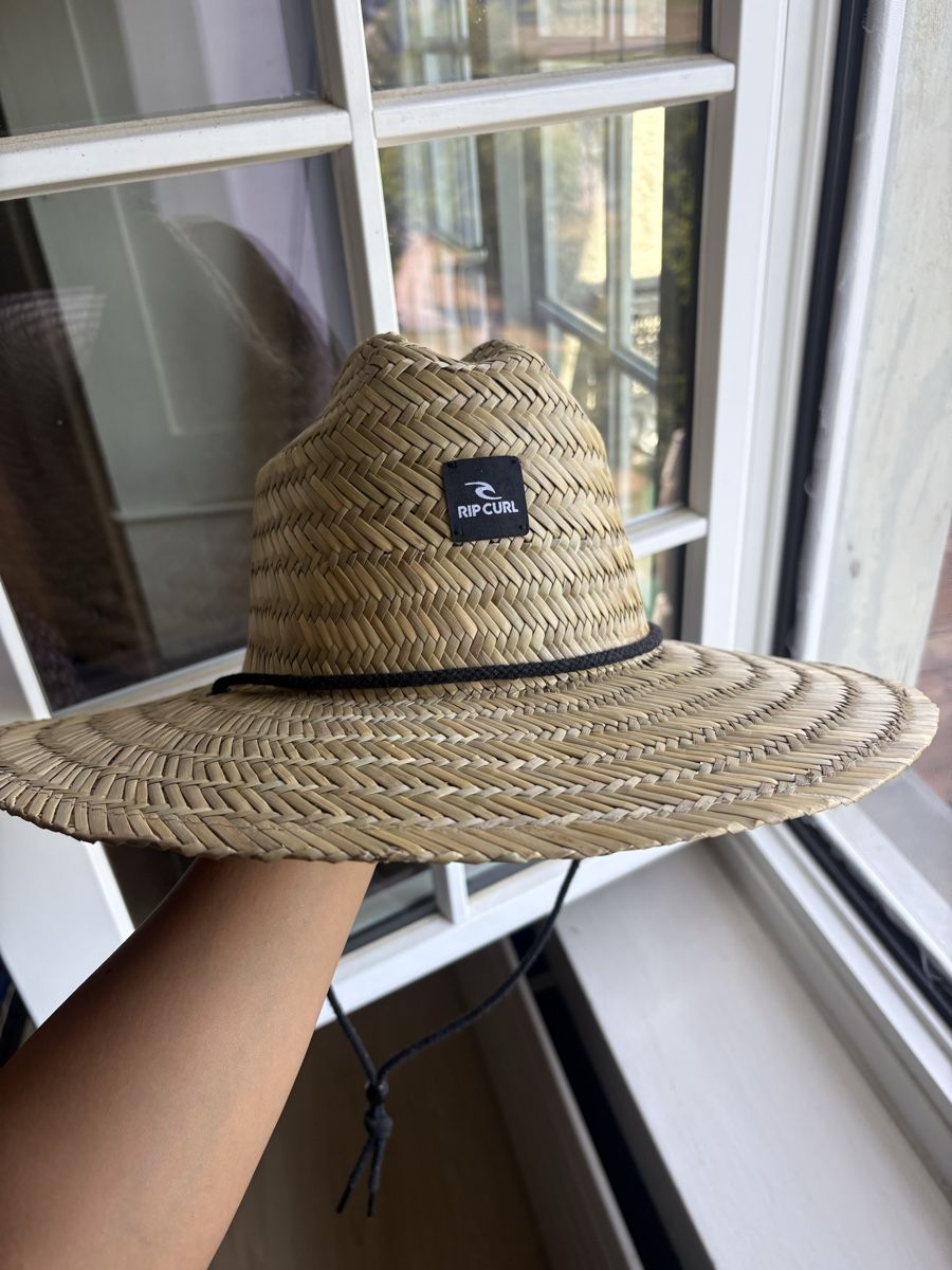 Rip Curl Chapeaux, bonnets & casquettes: Rip Curl Strohhut – D'occasion à Grüningen par Nickyemolient 1