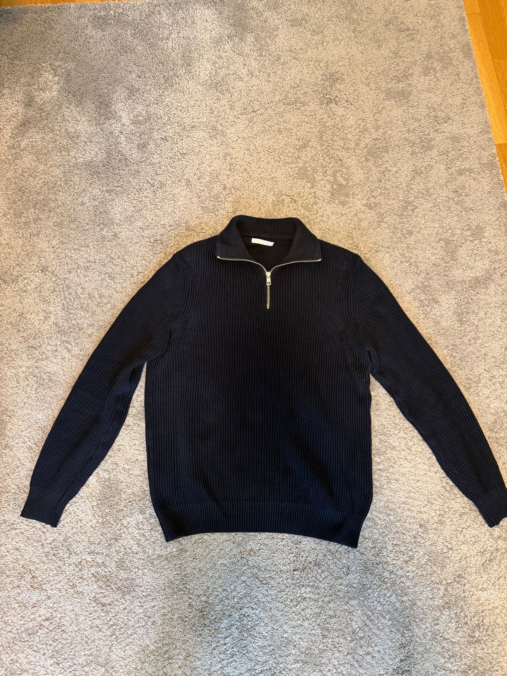 Zara Lotti di vestiti: Zara Pullover Paket, 4 Stück, nur 1 Winter getragen – Usato da Zürich venduto da TopElectronics 3