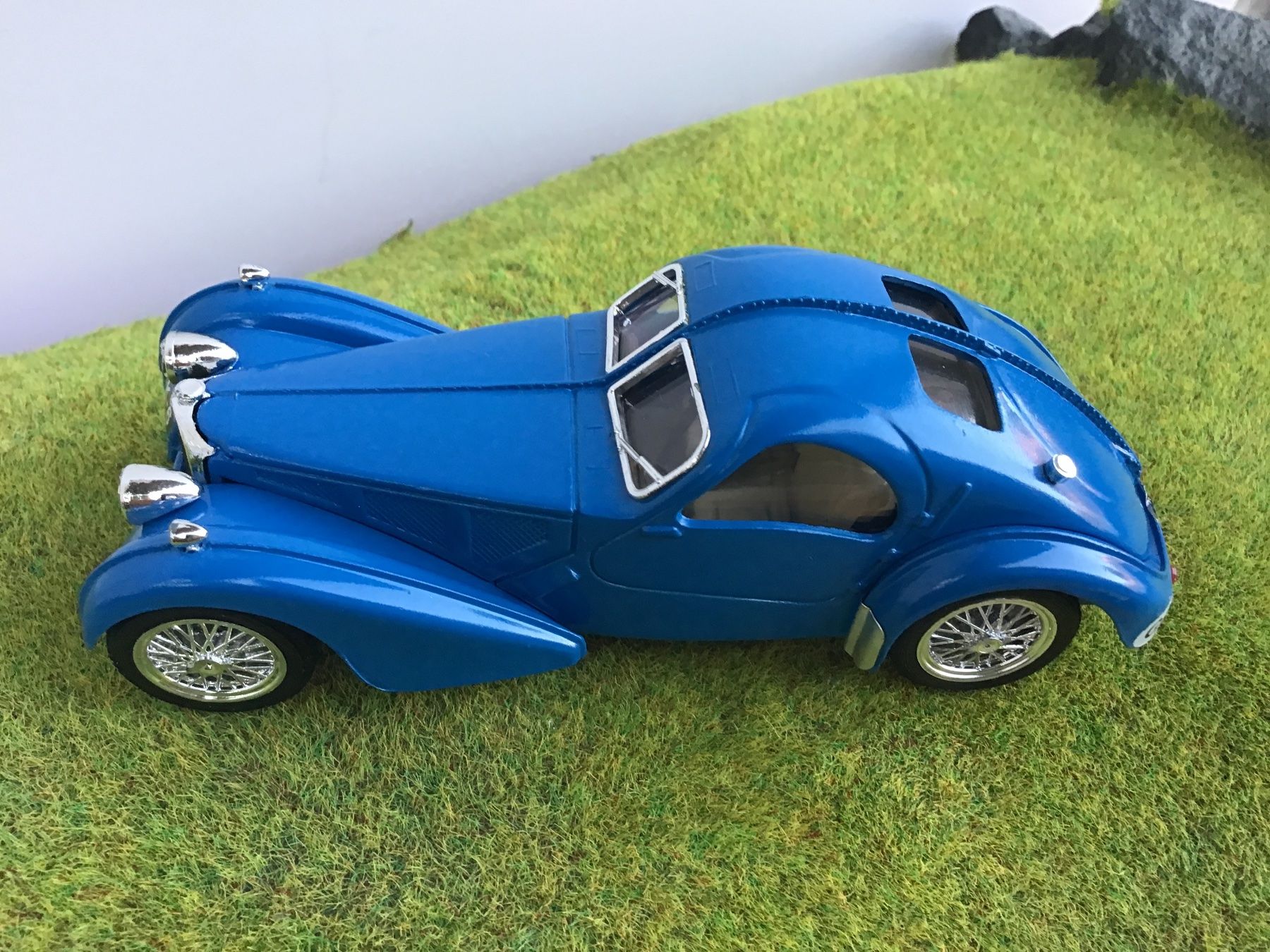 Brumm Modellautos: Bugatti 57SC Atlantic, Modellauto, blau, Brumm 1:43 – Gebraucht aus Männedorf von Spezial-Modelle 3