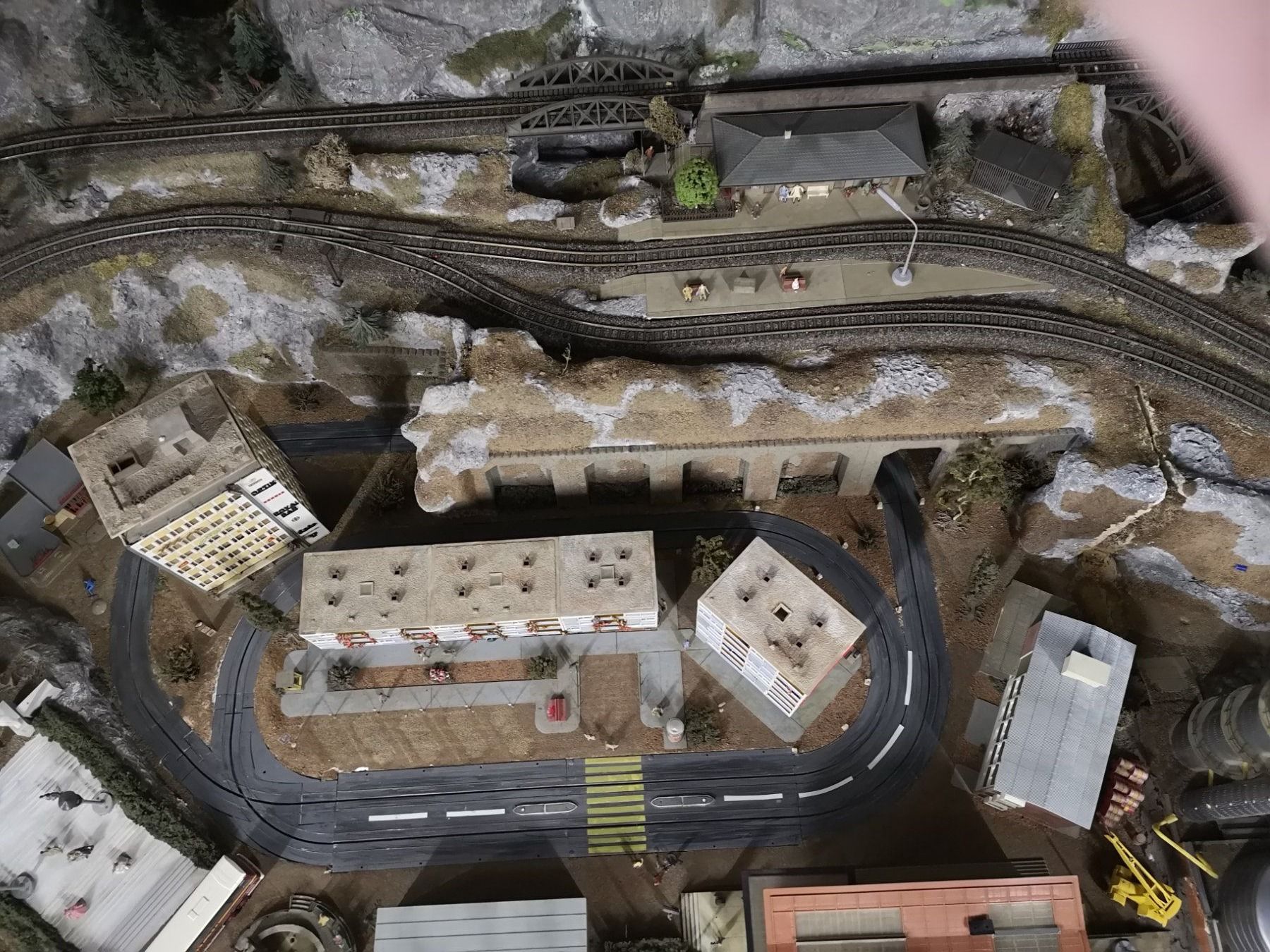Märklin Modelleisenbahnen: Modelleisenbahnanlage – Gebraucht aus Kloten von  7