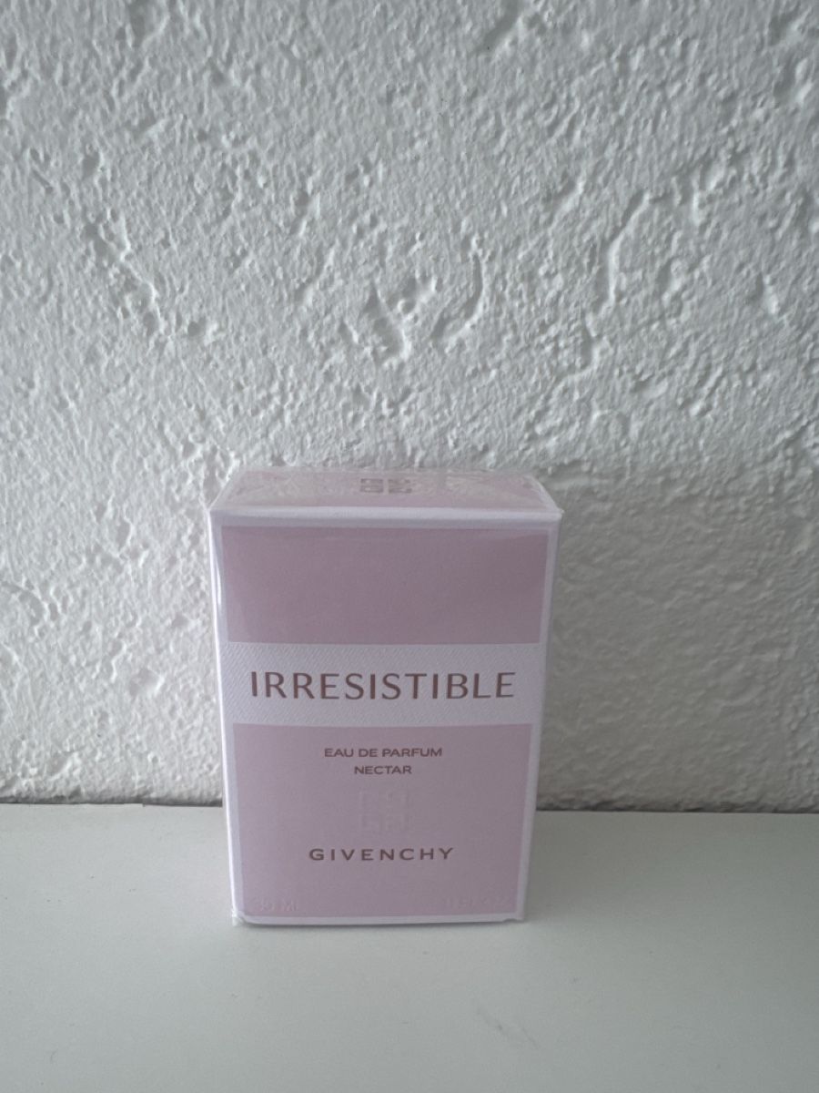 Givenchy Parfums & Eau de Toilette: Givenchy Irresistible Eau de Parfum Nectar – Neuf avec emballage d'origine à Grenchen par ale_r8yj