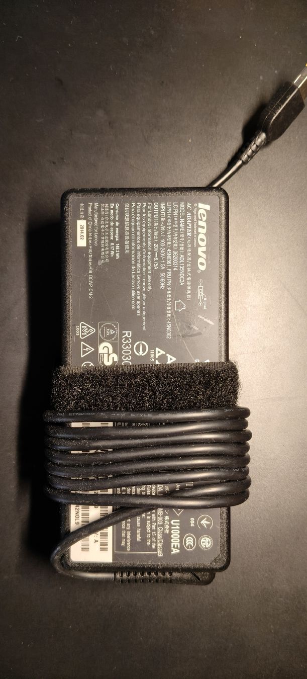 Lenovo Ladegerät: Lenovo power adapter 135W – Gebraucht aus Rebstein von sho_7yky