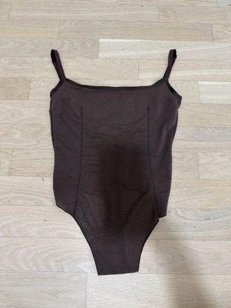 SKIMS Bodysuit Braun / Chocolate – Grösse M