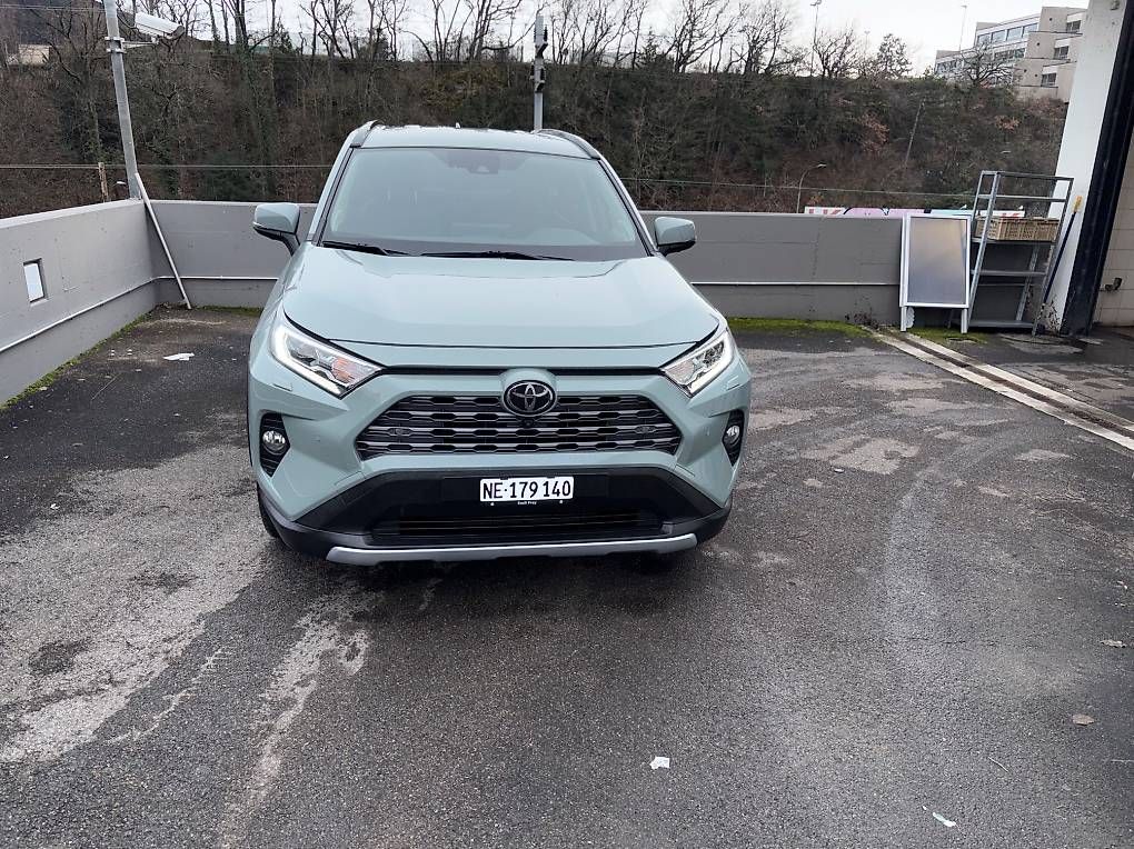 Automobili: Toyota 2.0i VMa Premium MdS – Usato da Neuchâtel venduto da gue_5nn9 3