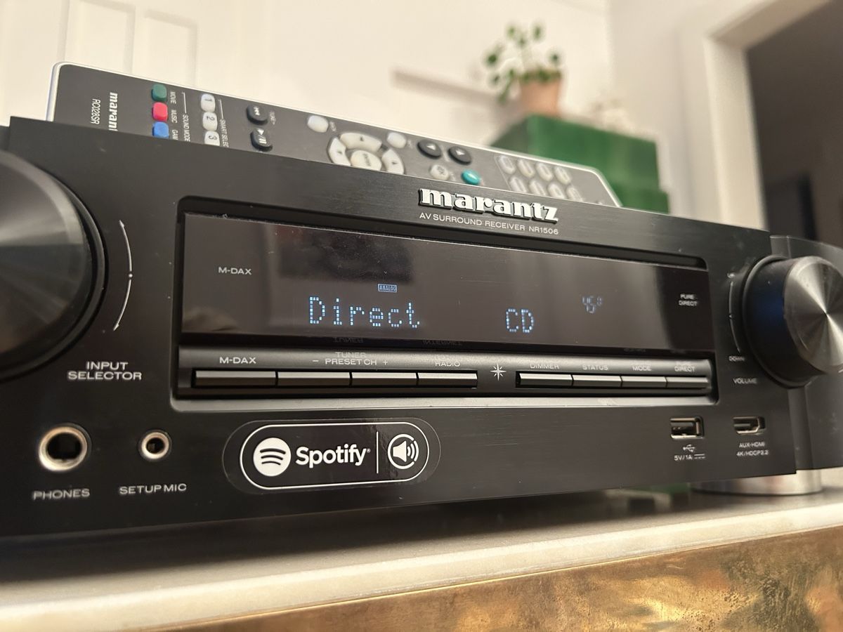 Marantz Ricevitori: Marantz AV Receiver NR1506 mit FB – Usato da Bern venduto da Carhead