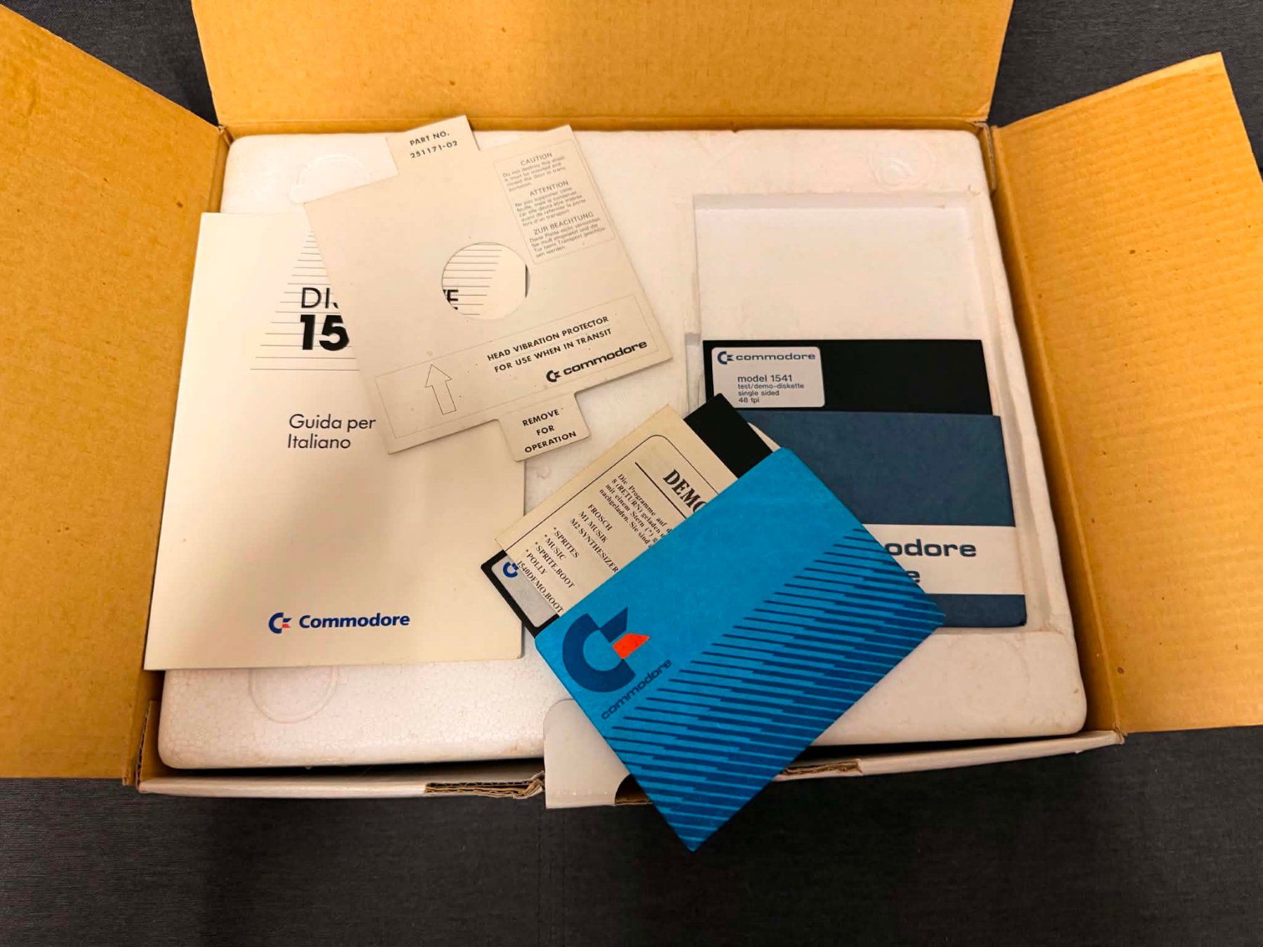 Commodore PCs: Commodore Disk Drive 1541 - II Not tested – D'occasion à Giubiasco par Ticinerd 1