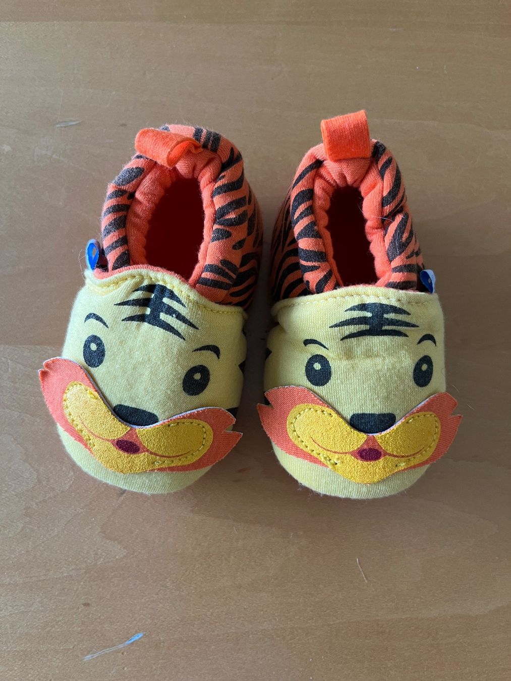 Schuhe für Jungen: Finkli mit Tiger – Gebraucht aus Ziefen von Madame1982