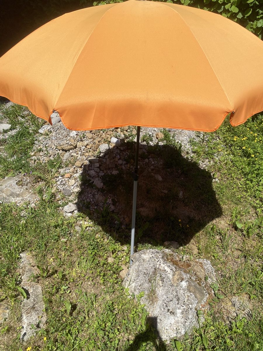 Parasols: Sonnenschirm DM= ca. 180cm – D'occasion à Seewen SZ par shaky01 2