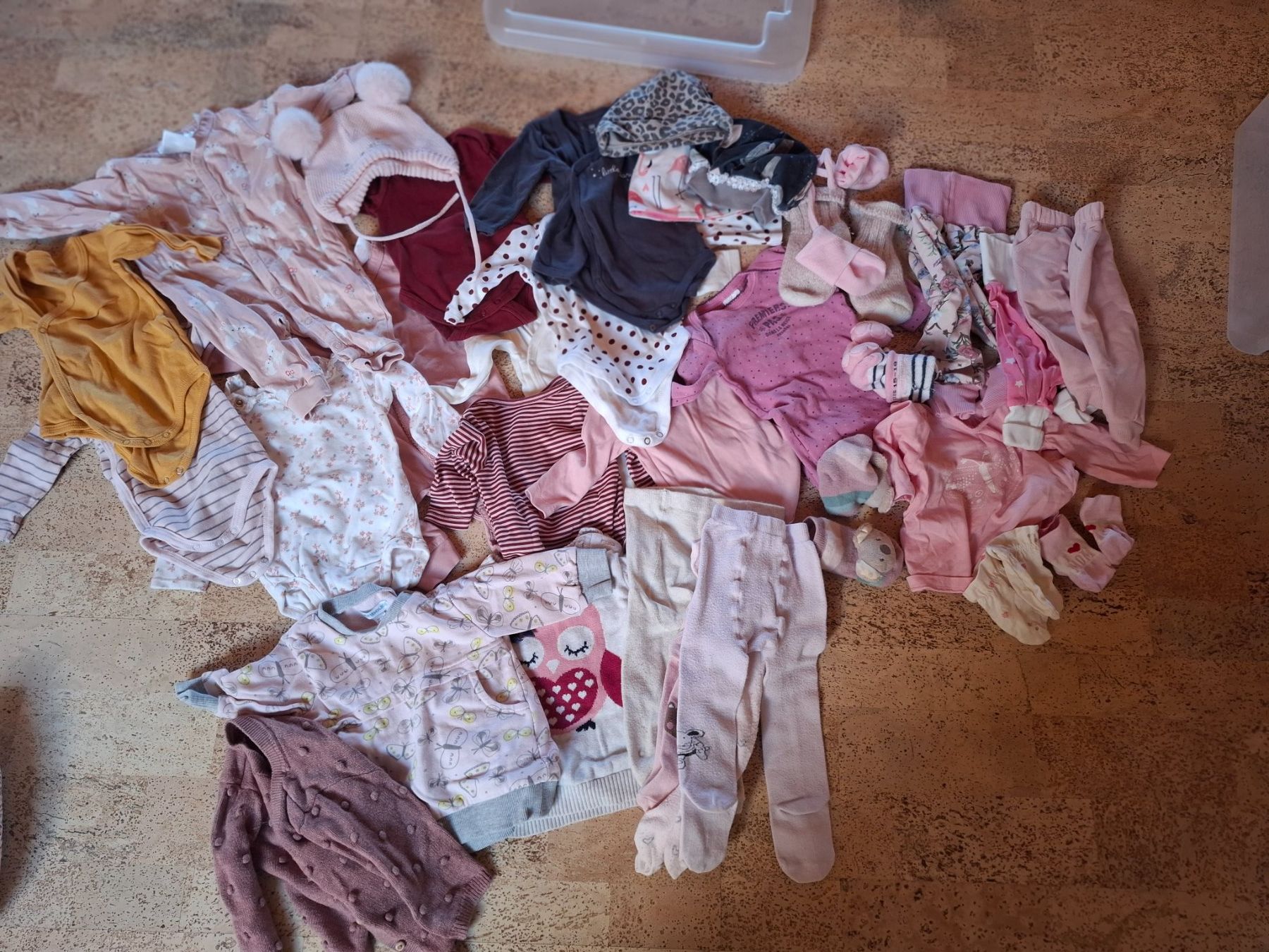 Kleiderpakete & -sets: 33 teiliges Newborn Set 56-62 – Gebraucht aus Galgenen von 27hours
