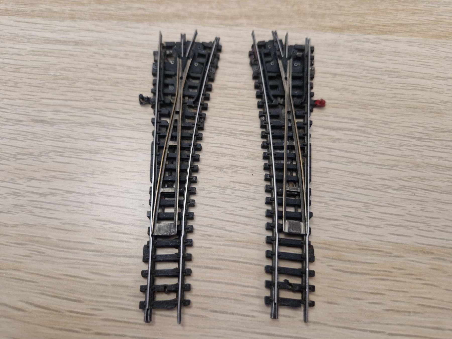 Arnold Modellini di ferrovie: Arnold N 2 x 1740 Weichen (2) – Usato da St-Aubin-Sauges venduto da tantome