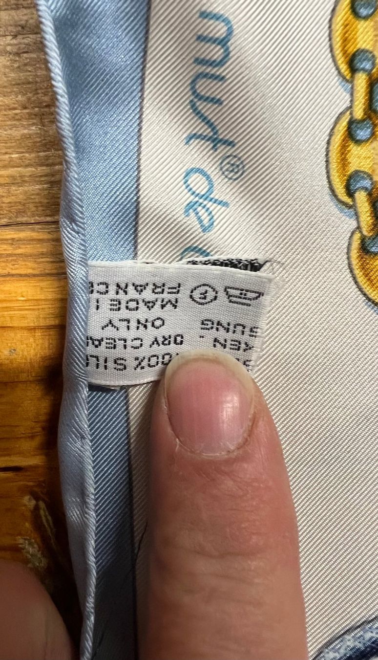 Cartier Foulards, Tücher & Schals: Carré Ligne Must de Cartier – Gebraucht aus Biel/Bienne von new-life 5