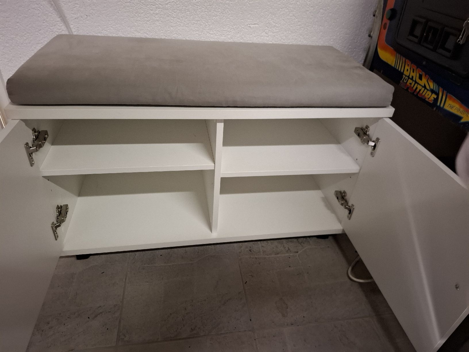 Schränke: Sitzschrank – Gebraucht aus Volketswil von Tschiboo 1