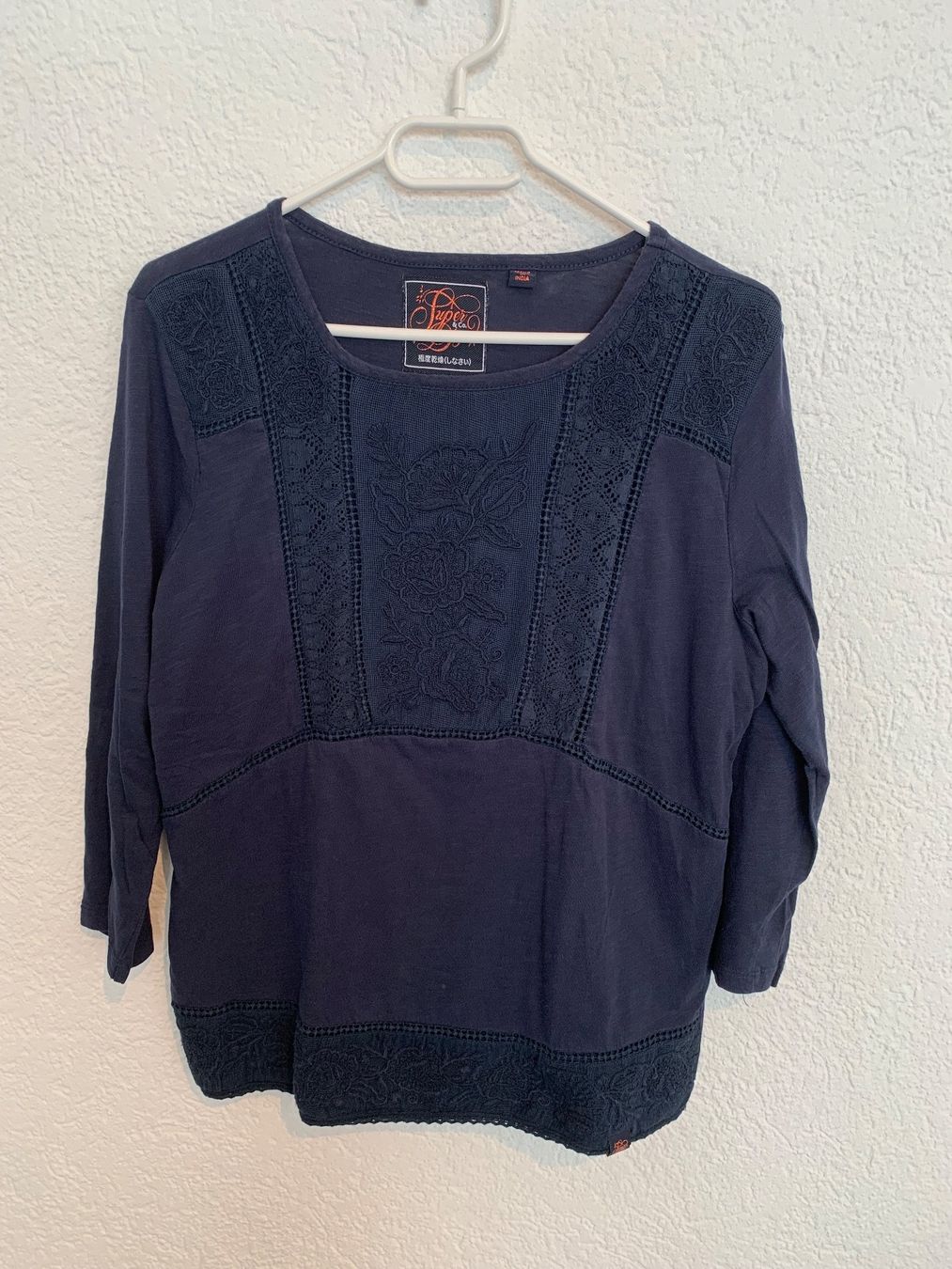 Maglioni & Felpe: Superdry Pullover Sweater Shirt dunkelblau Gr. M – Usato da Fislisbach venduto da KolibriSecondhand