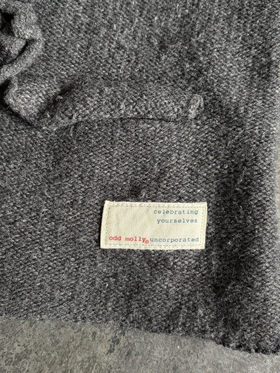 Odd Molly Giacche: Odd Molly Strickjacke grau mit Rüschen  – Nuovo (secondo la descrizione) da Zürich venduto da megastored 4