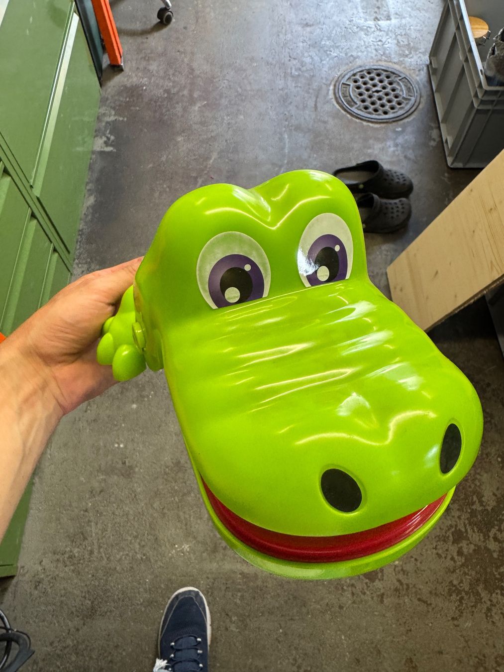 Jouets: Krokodil Beisser Spielzeug gebraucht – D'occasion à Abtwil SG par SHost