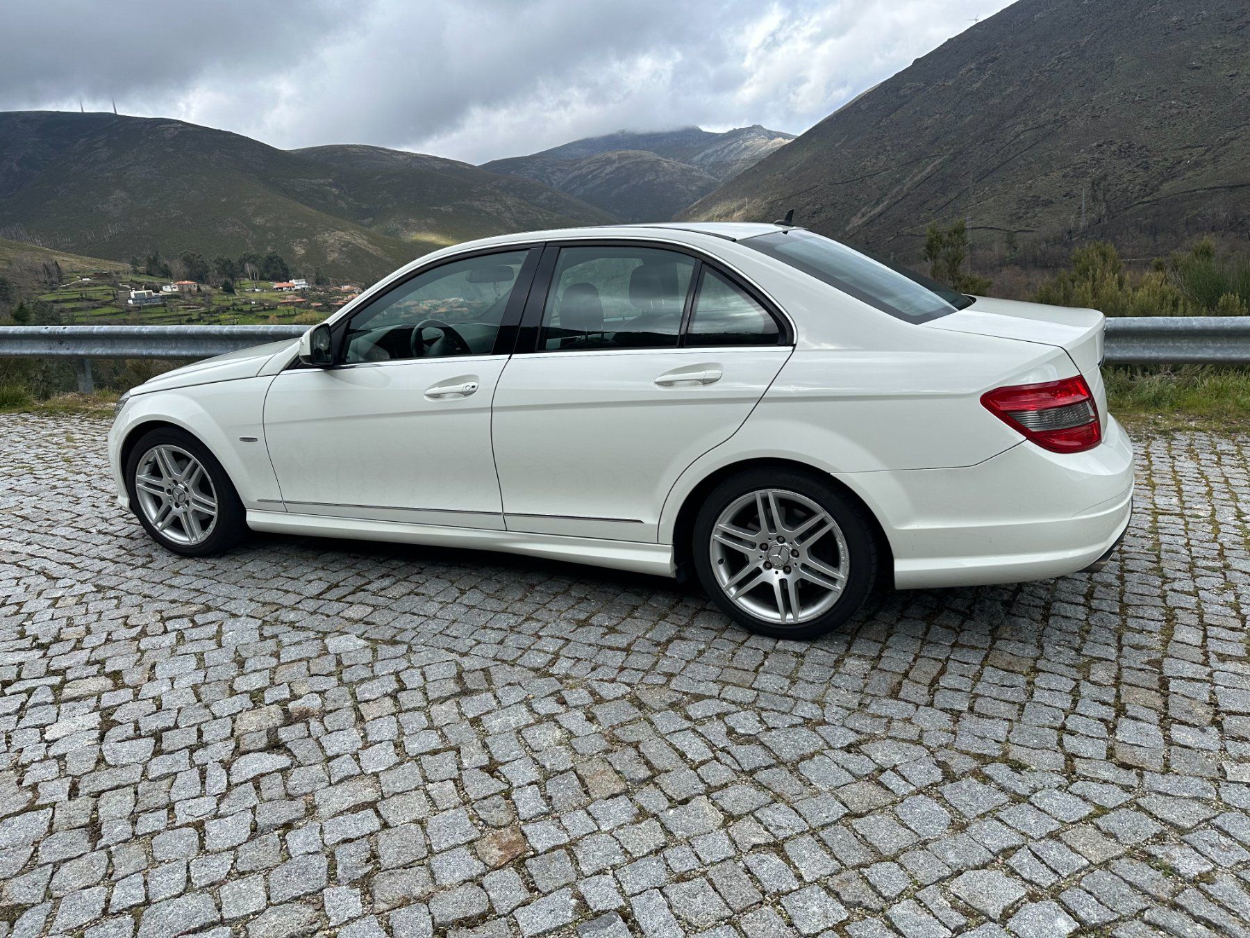 Mercedes-Benz Automobili: Mercedes Benz C 180 Kompressor – Usato da Zürich venduto da bro_x5vk