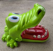 Hasbro Krokodil Zahnarzt Spiel grün gebrauchter Zustand
