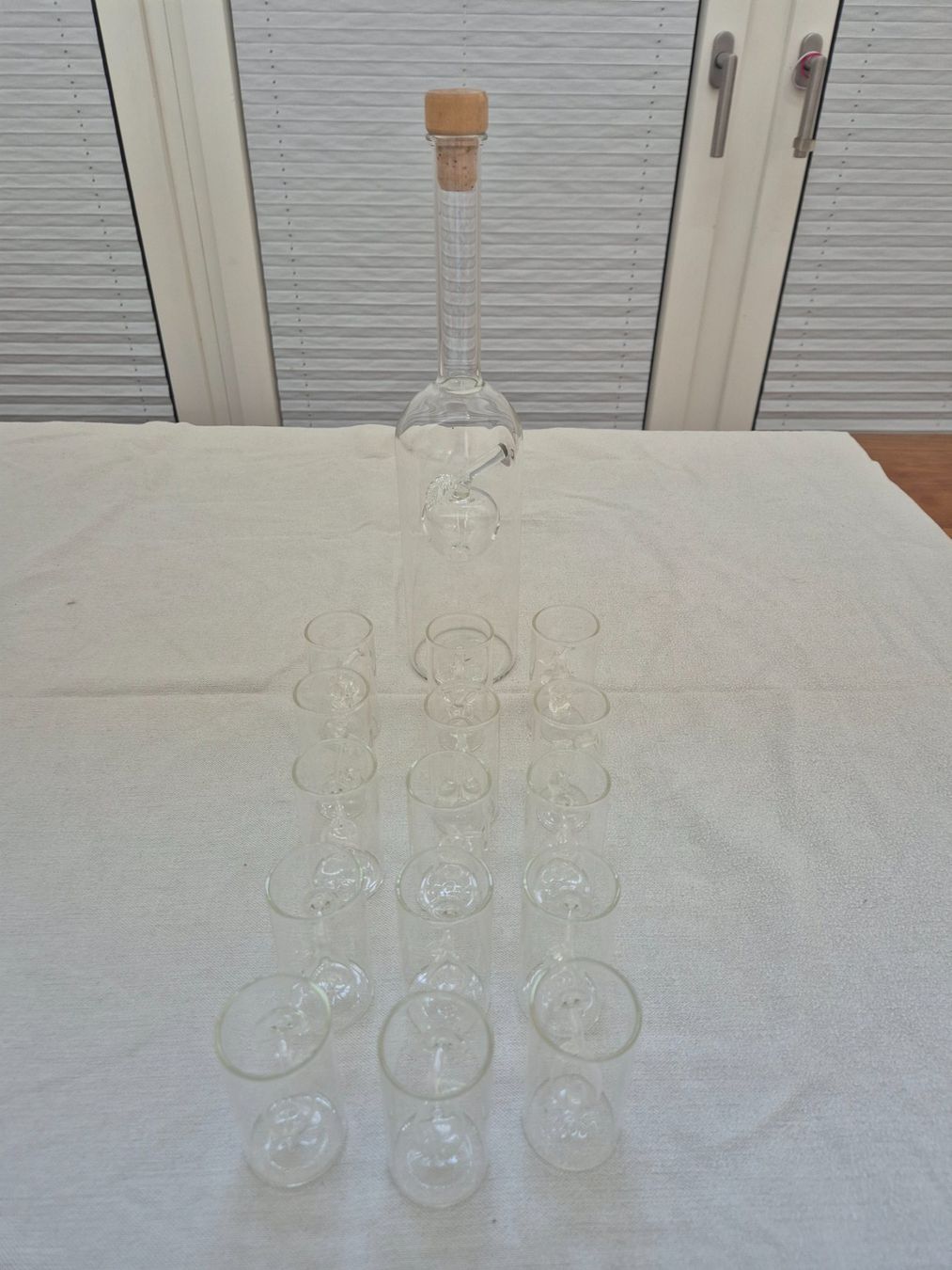 Autres: Schnapsflasche und Gläser-Set – D'occasion à Glattfelden par Lindbergh0