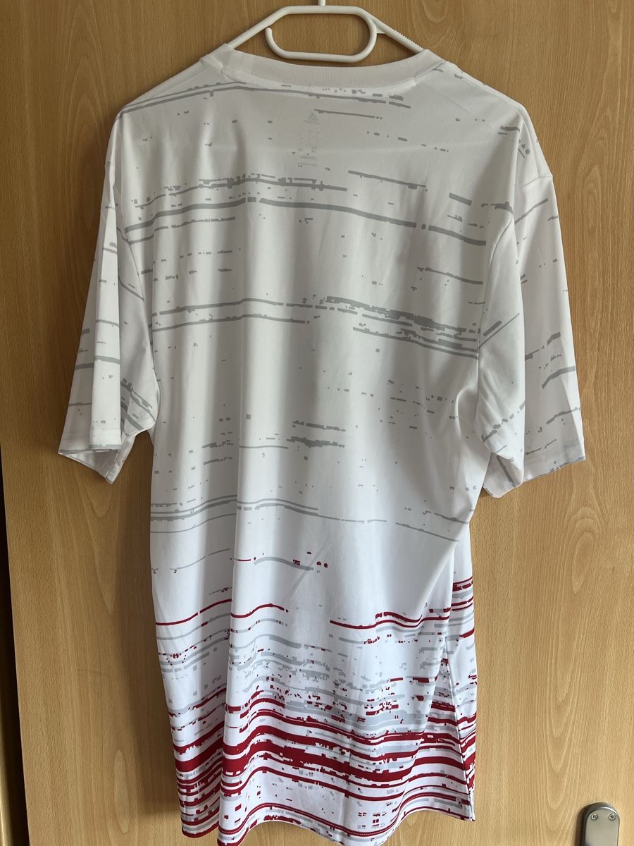 Canottiere & Pantaloni: Manchester United Trainingshirt Gr L – Usato da Mümliswil venduto da Calciopat 1