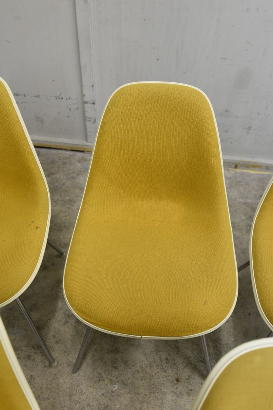 Herman Miller Sedie: 7Stk. Herman Miller DSX Stühle Fiberglas Eames – Usato da Lichtensteig venduto da UsedIN 5