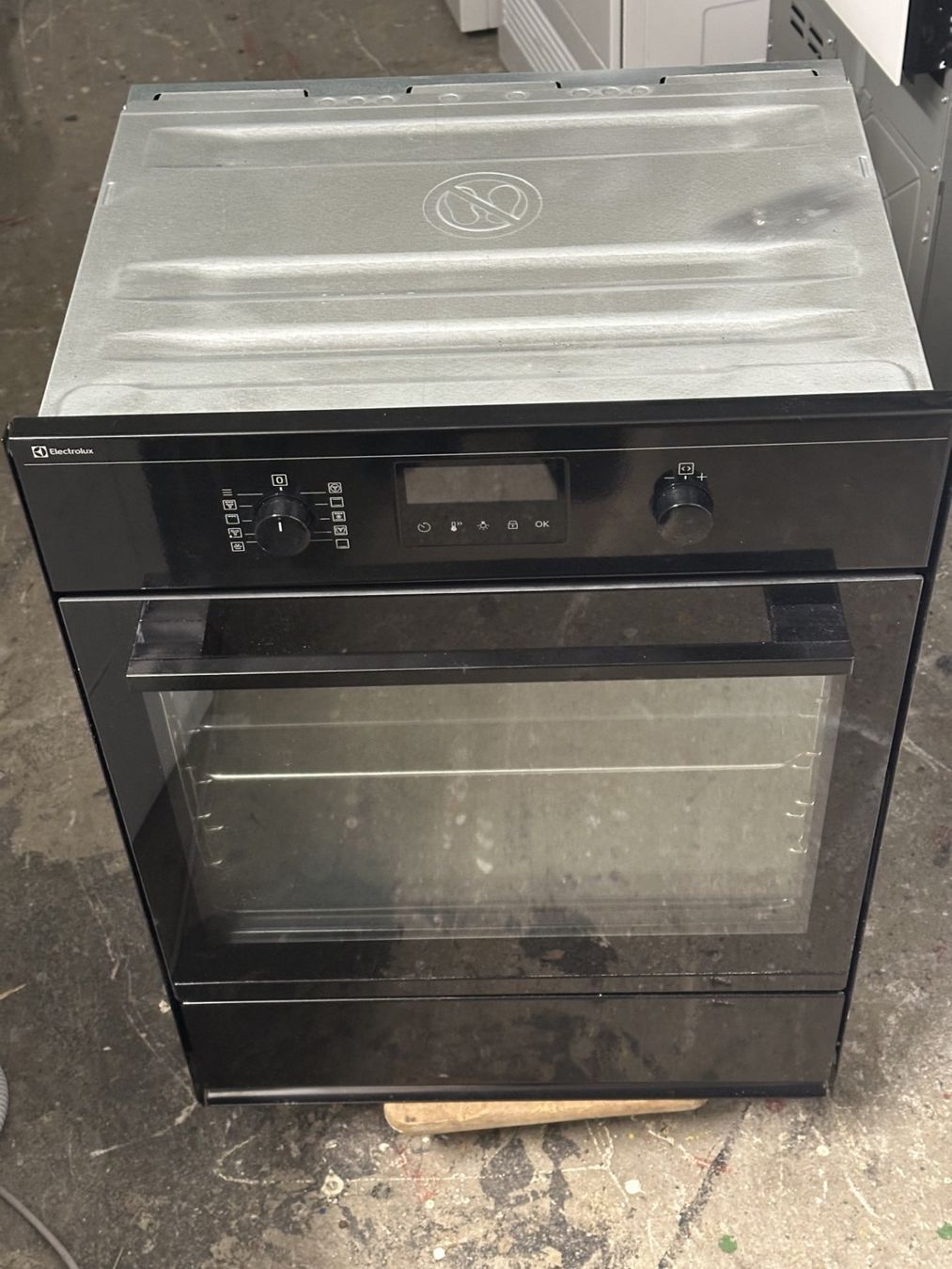 Electrolux Forni: Backofen Elektrolux Bj; 2023 – Usato da Glattbrugg venduto da ani1234