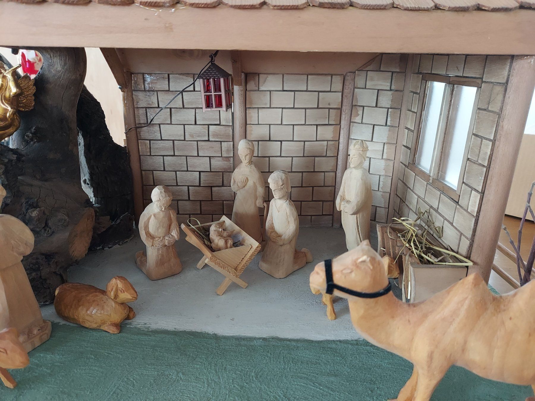 Tutte le decorazioni: Krippe handgefertigt mit div. Figuren – Nuovo (secondo la descrizione) da Küssnacht am Rigi venduto da Mukare 1