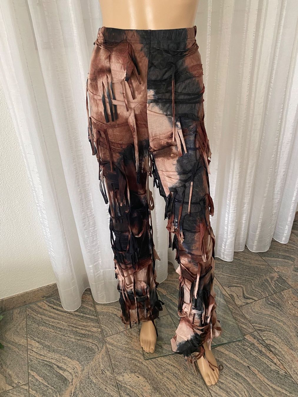 Pantaloni: flippige Schlaghosen mit Fransendetail, M/L – Nuovo e nell'imballaggio originale da Winkel venduto da ferrari2022