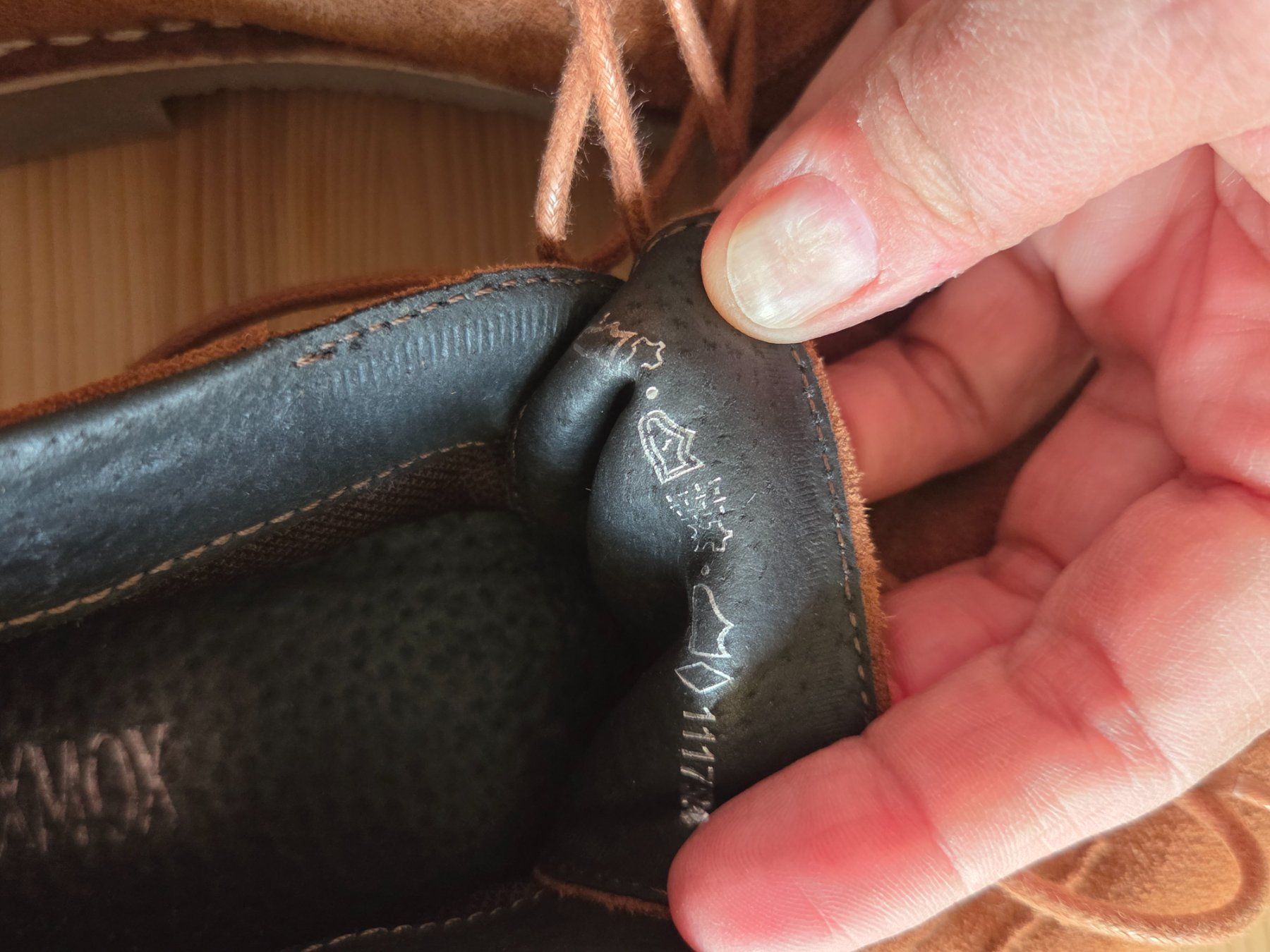 Scarpe da donna: braune Wildleder Schuhe, 39.5 bis 40 – Usato da Liestal venduto da ITOlio 4