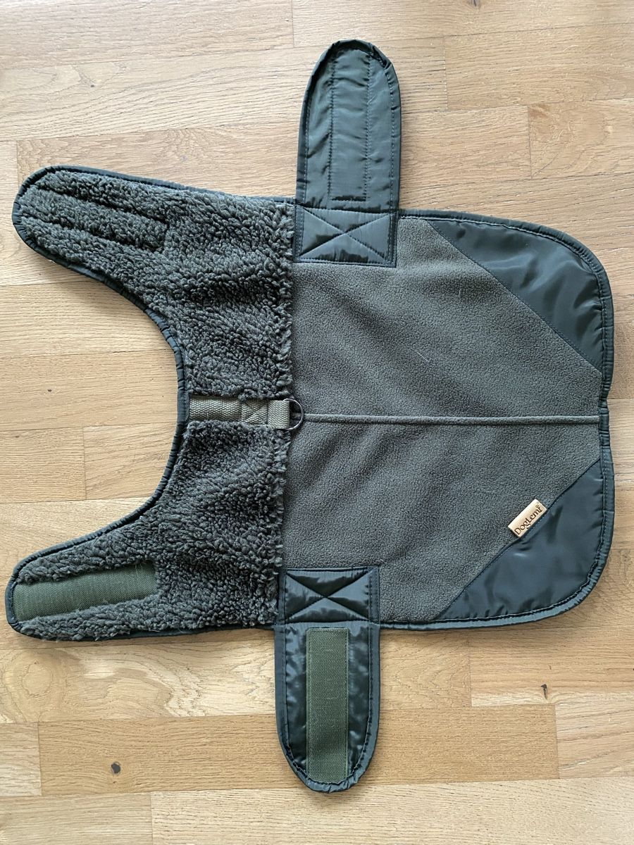 Abbigliamento: hundemantel NEU olive M – Nuovo (secondo la descrizione) da adliswil venduto da PRELOVED_