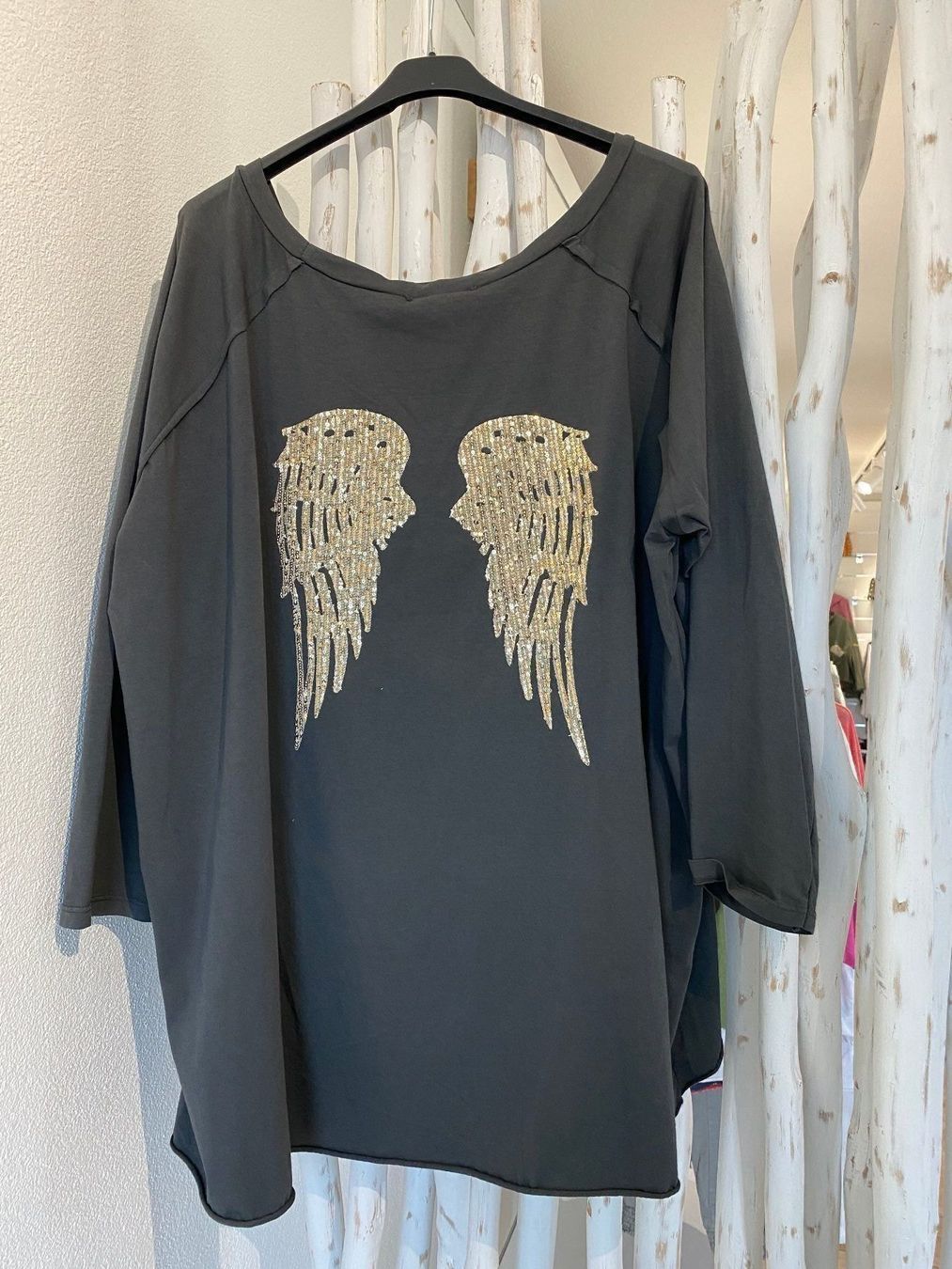 T-shirt: Oversize Shirt Capucine - Grösse 38-46 / Grau – Nuovo e nell'imballaggio originale da Eschenbach SG venduto da Peachick