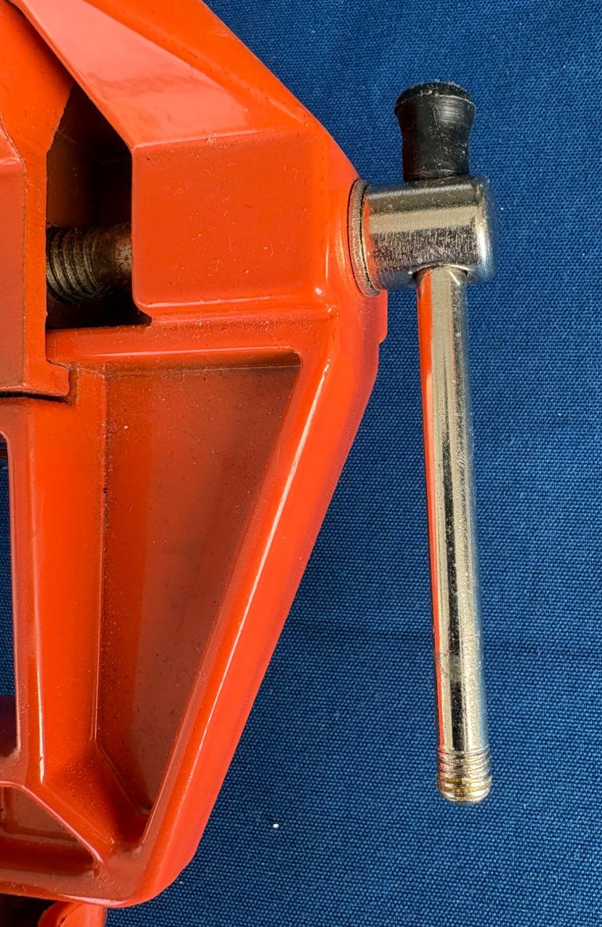 Tous les outils: TISCHSCHRAUBSTOCK ORANGE – D'occasion à Ostermundigen par Heavenmaus75 2