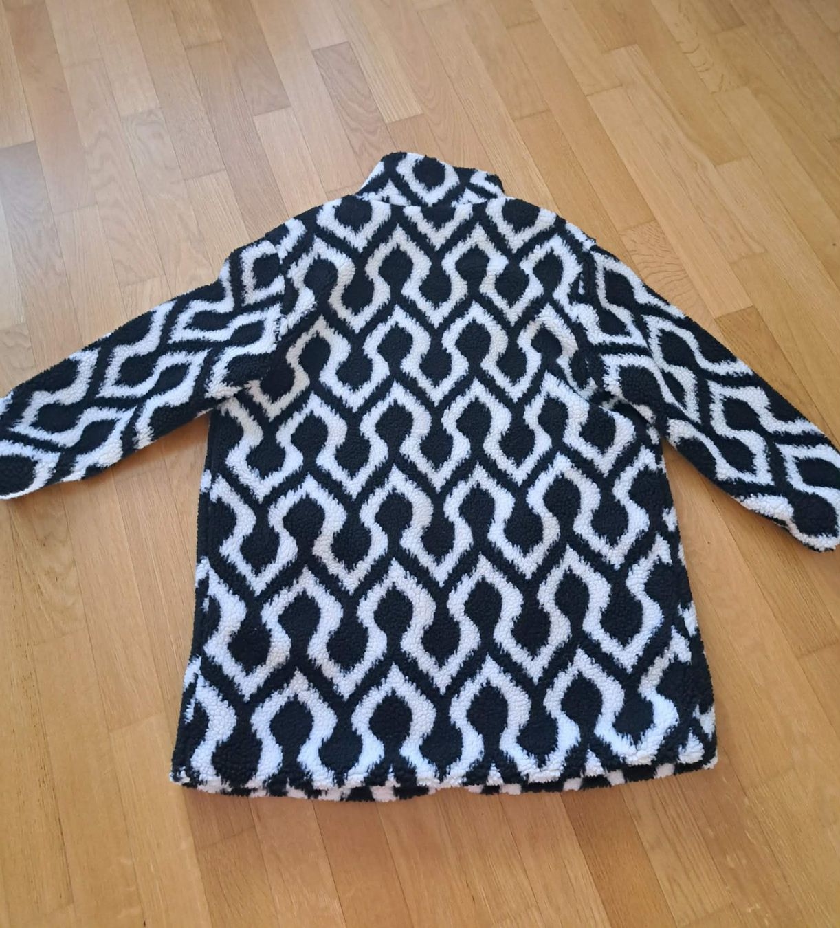 Jacken: Winterjacke Schwarz/Weiss – Neu und originalverpackt aus Sisseln AG von schenk-figuren 1