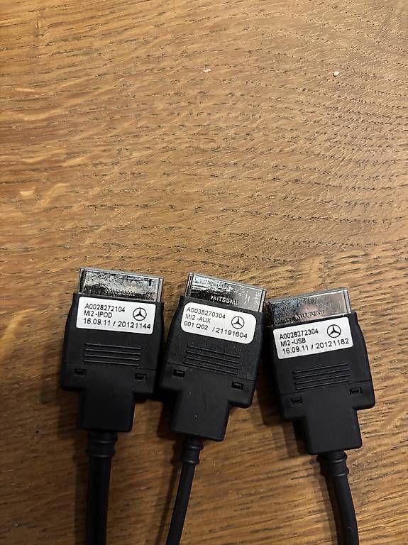 Cavi: Mercedes Media Interface Kabel USB AUX iPod Original – Usato da Birr venduto da Vergi_01 1