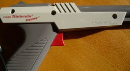 Nintendo Zapper NES - vintage gaming!
