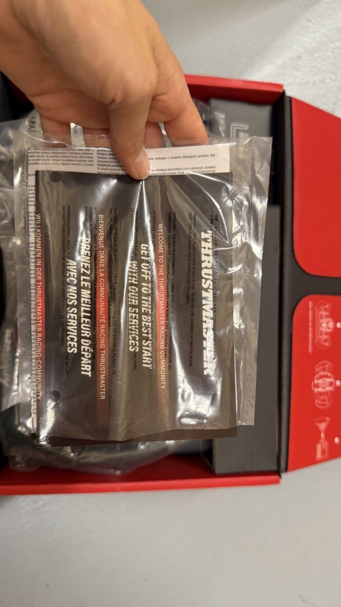 Thrustmaster Controller: Lenkrad Thrustmaster Ferrari F1 – Neu und originalverpackt aus Zürich von joy_56l9 3