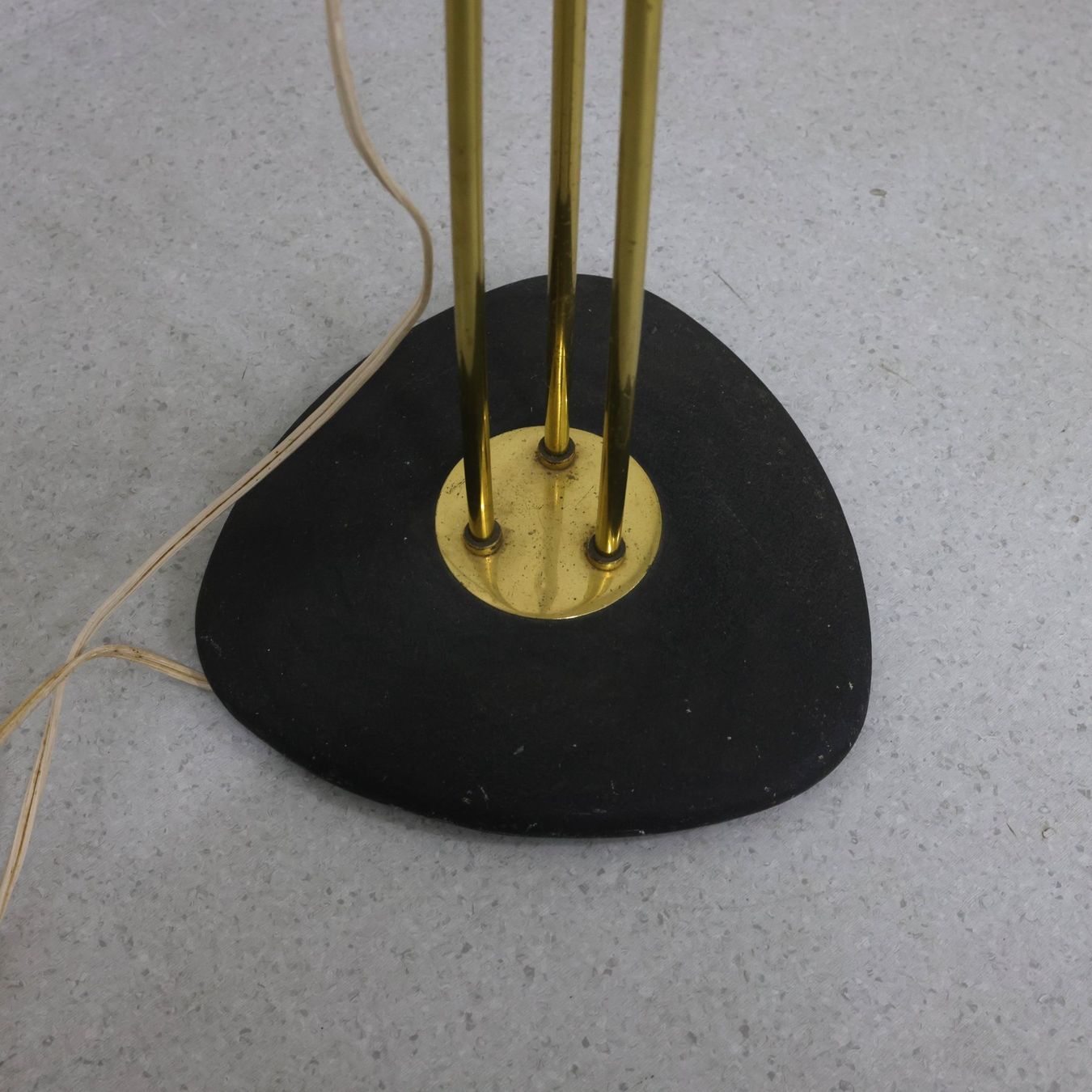 Lampade: Dreiflammige Vintage-Stehlampe – Usato da Volketswil venduto da brockipfannenstil 4