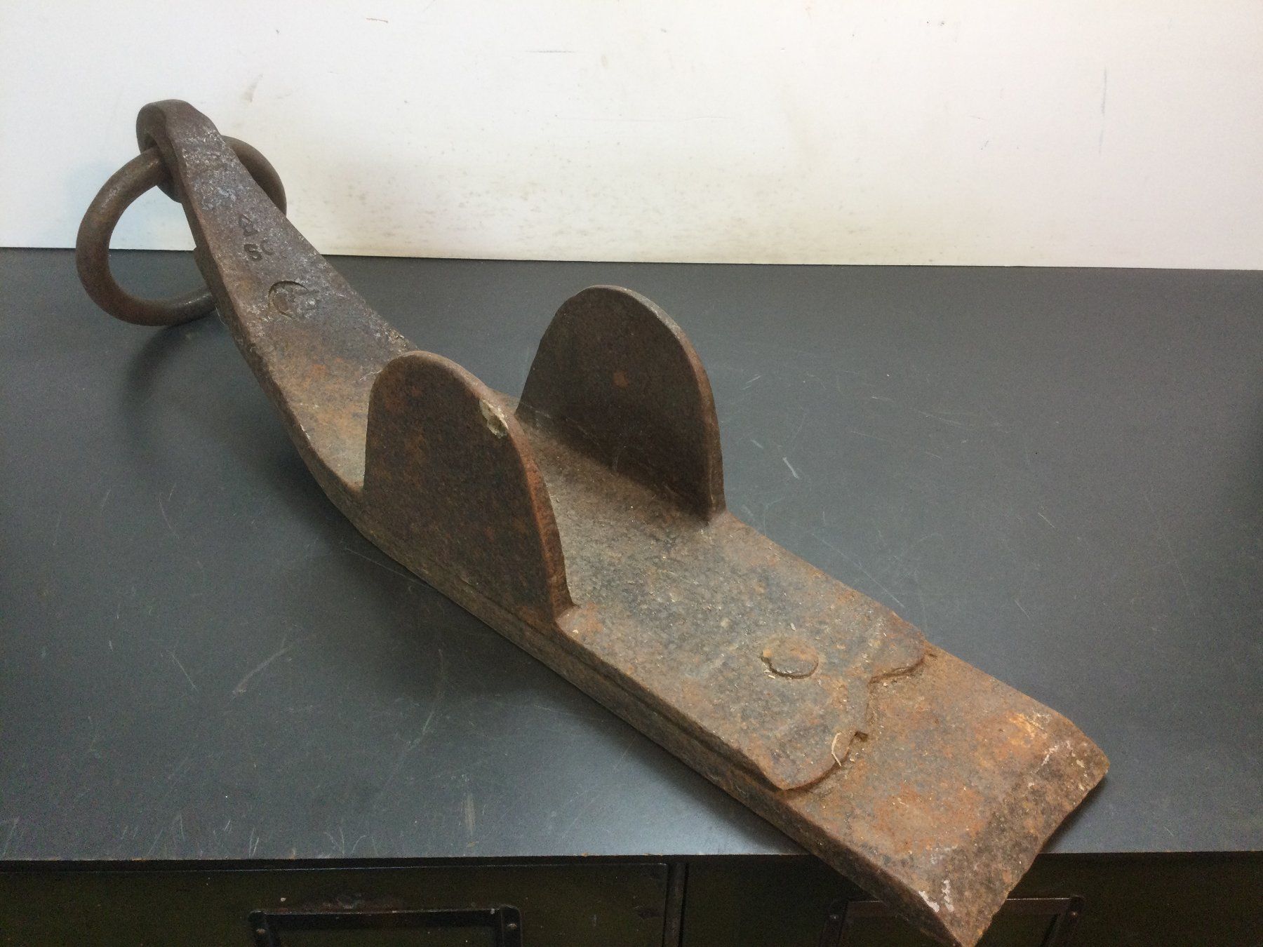 Werkzeuge: Antiker geschmiedeter grosser schwerer Radschuh – Gebraucht aus Wangen SZ von kuriosum12 5