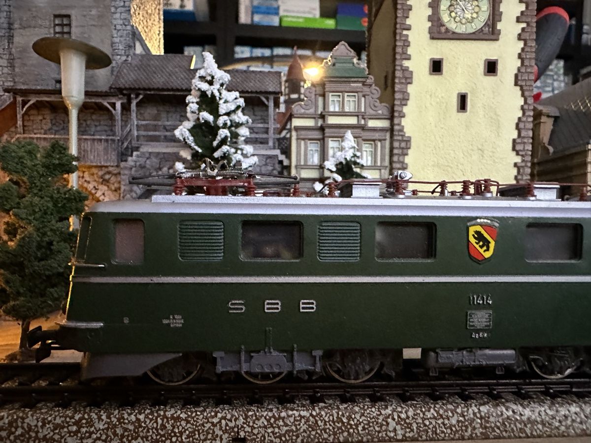 Märklin Modellini di ferrovie: Märklin 3050 SBB Ae 6/6 – Usato da Lupsingen venduto da New-Haven 1