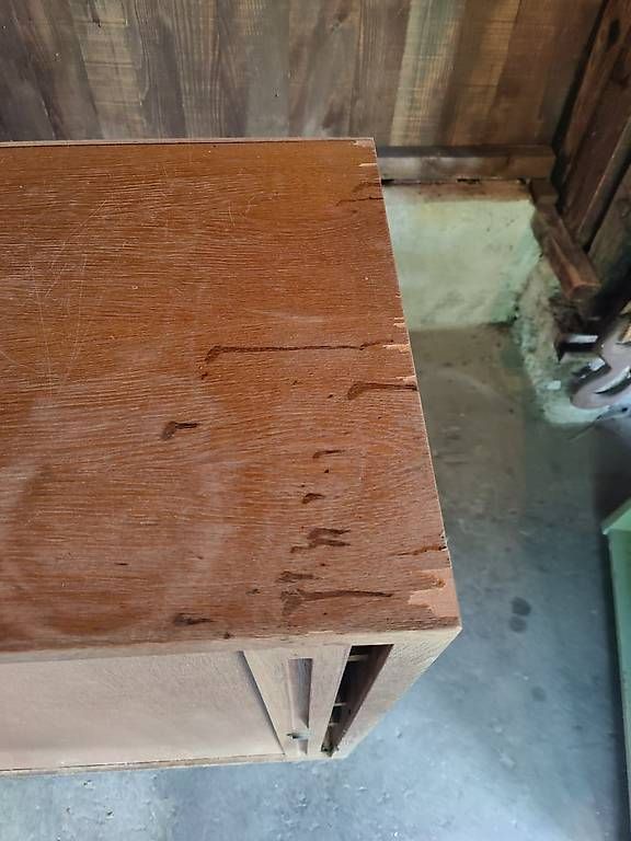 Schränke: Furniertes Möbel mit Rollschiebetür – Gebraucht aus Zürich von fjeroen 1
