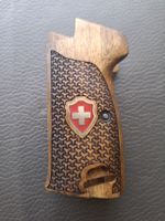 Gebrauchte Nussbaum Griffschalen für Sig P210 