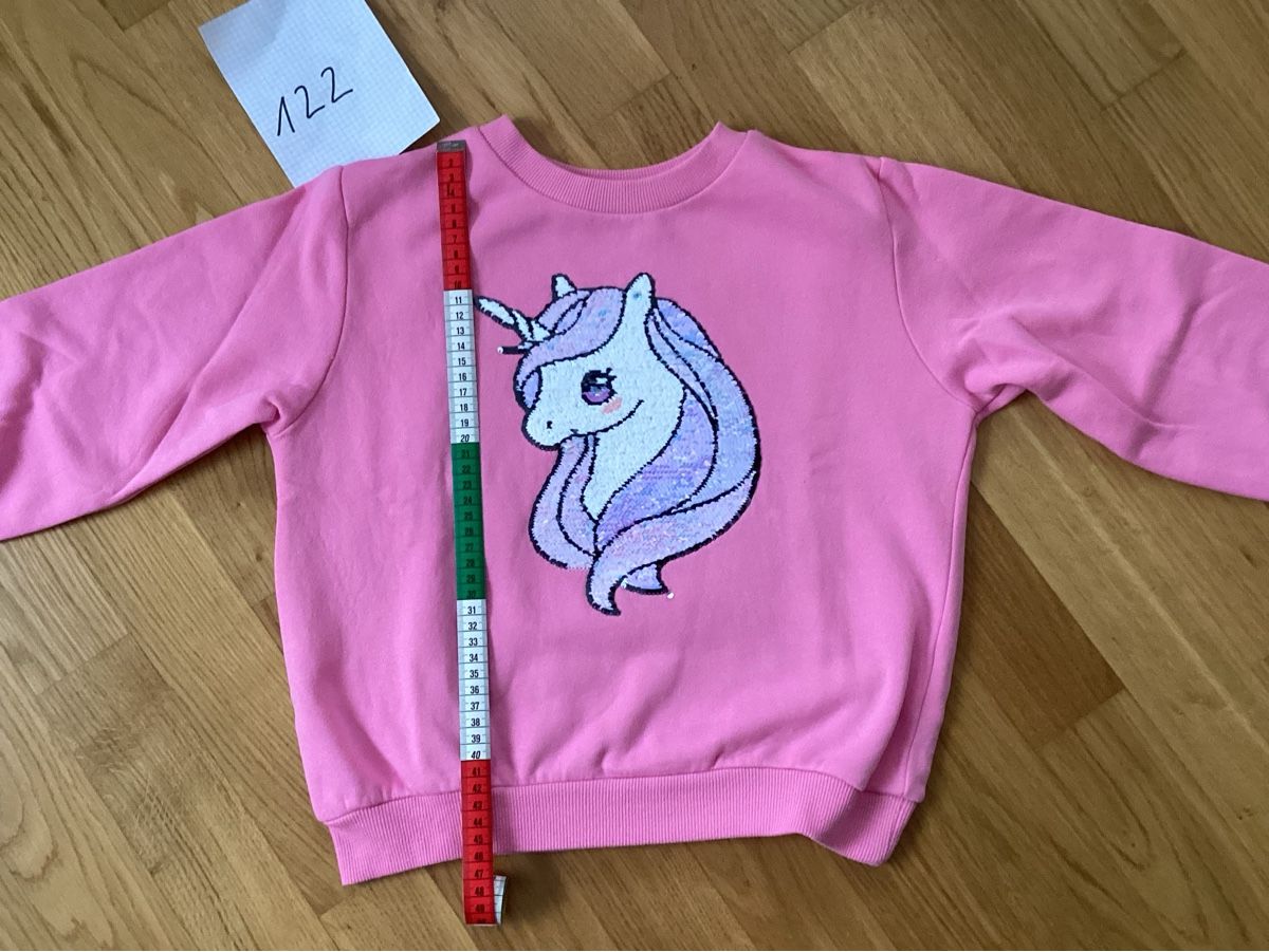 H&M Maglioni & Felpe: H&M Pulli mit Einhorn 🦄 , Grösse 122/128. – Usato da Arlesheim venduto da Swiss_family 4