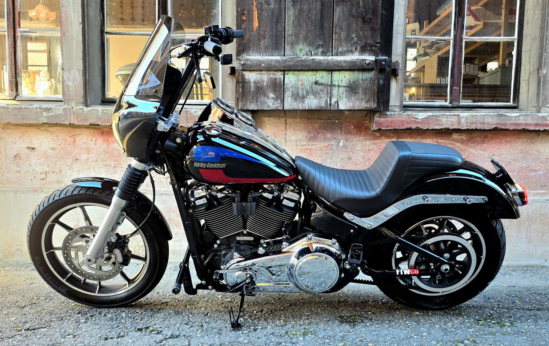 Strada: Harley-Davidson FXLR Clubstyle – Usato da Bern venduto da freebird_customs 1