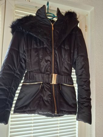 Veste capuchon fausse fourrure taille M Tout Feu Tout Femme