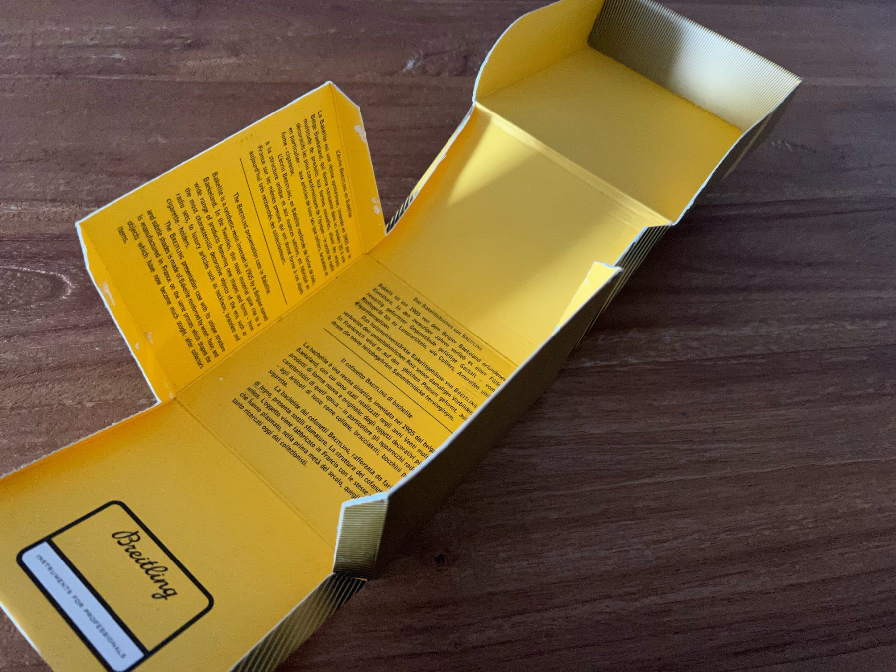 Breitling Orologi: BREITLING "Plane" black & yellow outerbox for bakelite box – Usato da Mont-sur-Lausanne venduto da vmi_ym5l 2