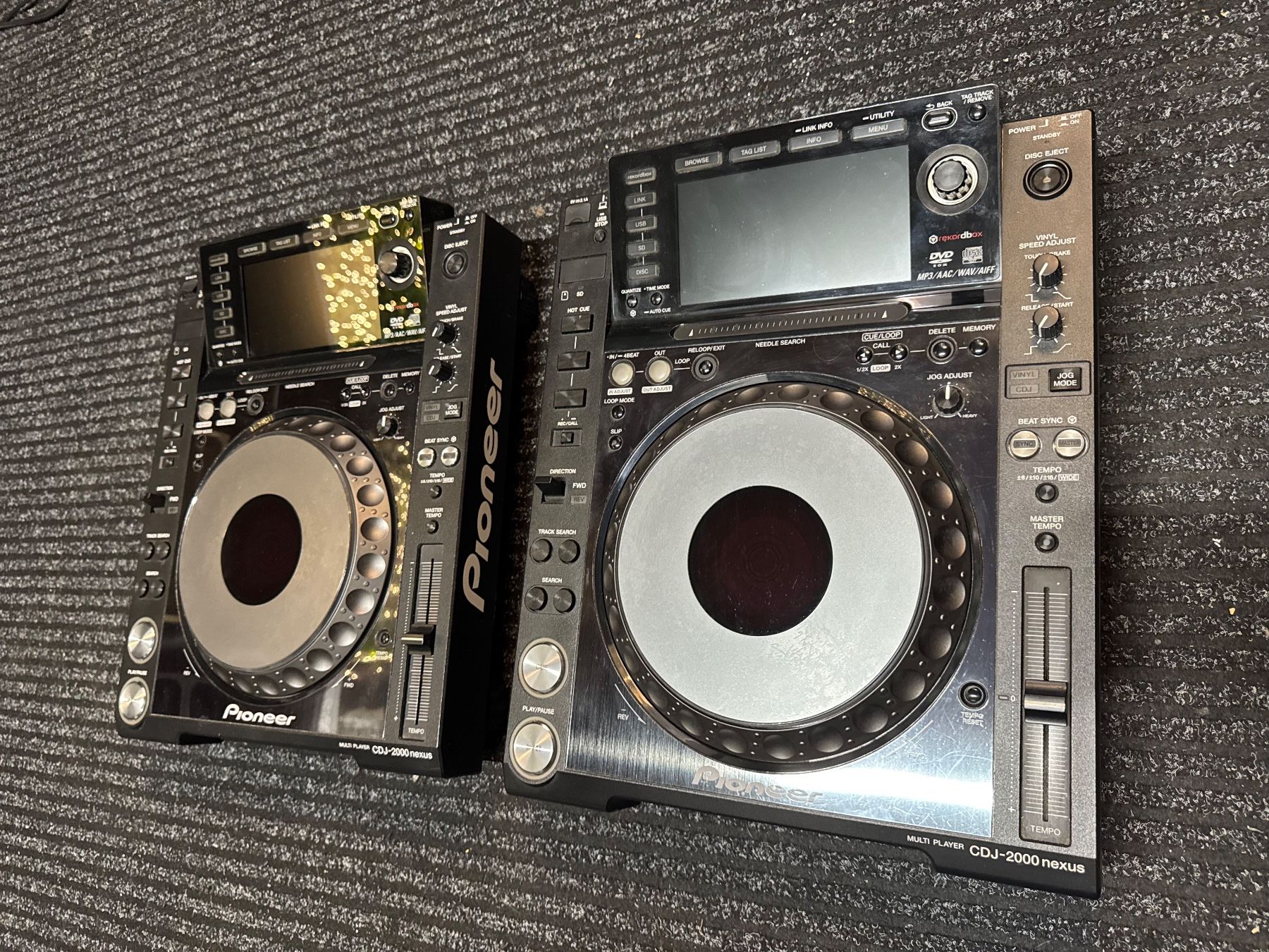 Instruments de musique: Platine - 2 x CDJ 2000 - Nexus – D'occasion à Zürich par lowyccc2