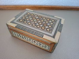 🌟 Somptueux Coffret Oriental en Marqueterie – Nacre & Bois4