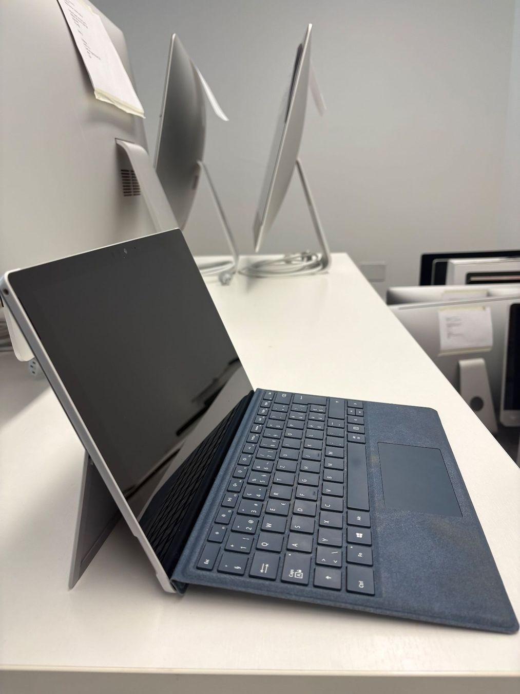 Microsoft Tablet PC: Surface Pro (12,3 Zoll, 5. Generation, 2017) – Gebraucht aus Luzern von inf_tc6f 3
