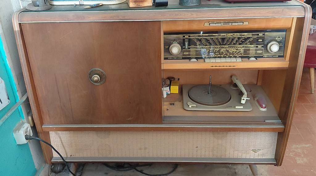 Radio: Radio d'epoca con giradischi Körting – Usato da Lugaggia venduto da michelegiudici 1