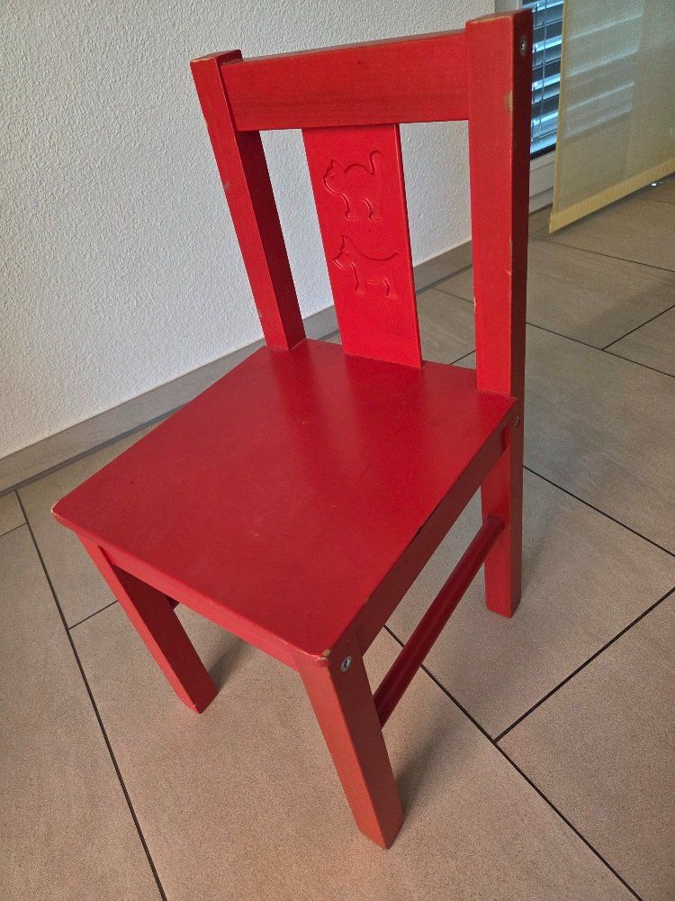 Set di tavolo e panche: roter Kindertisch und zwei Kinderstühle – Usato da Bülach venduto da Jerry739 1